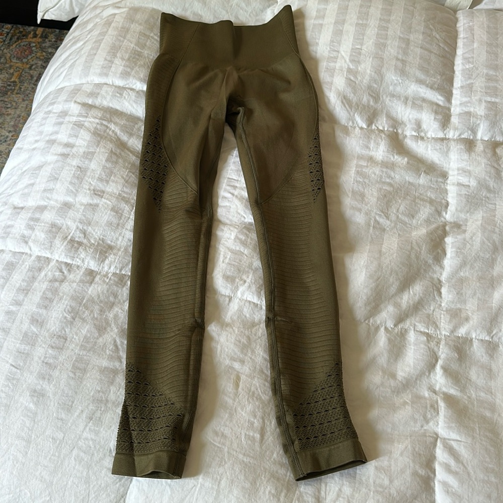 Gymshark Energy Seamless Leggings - Army Green/Khaki color